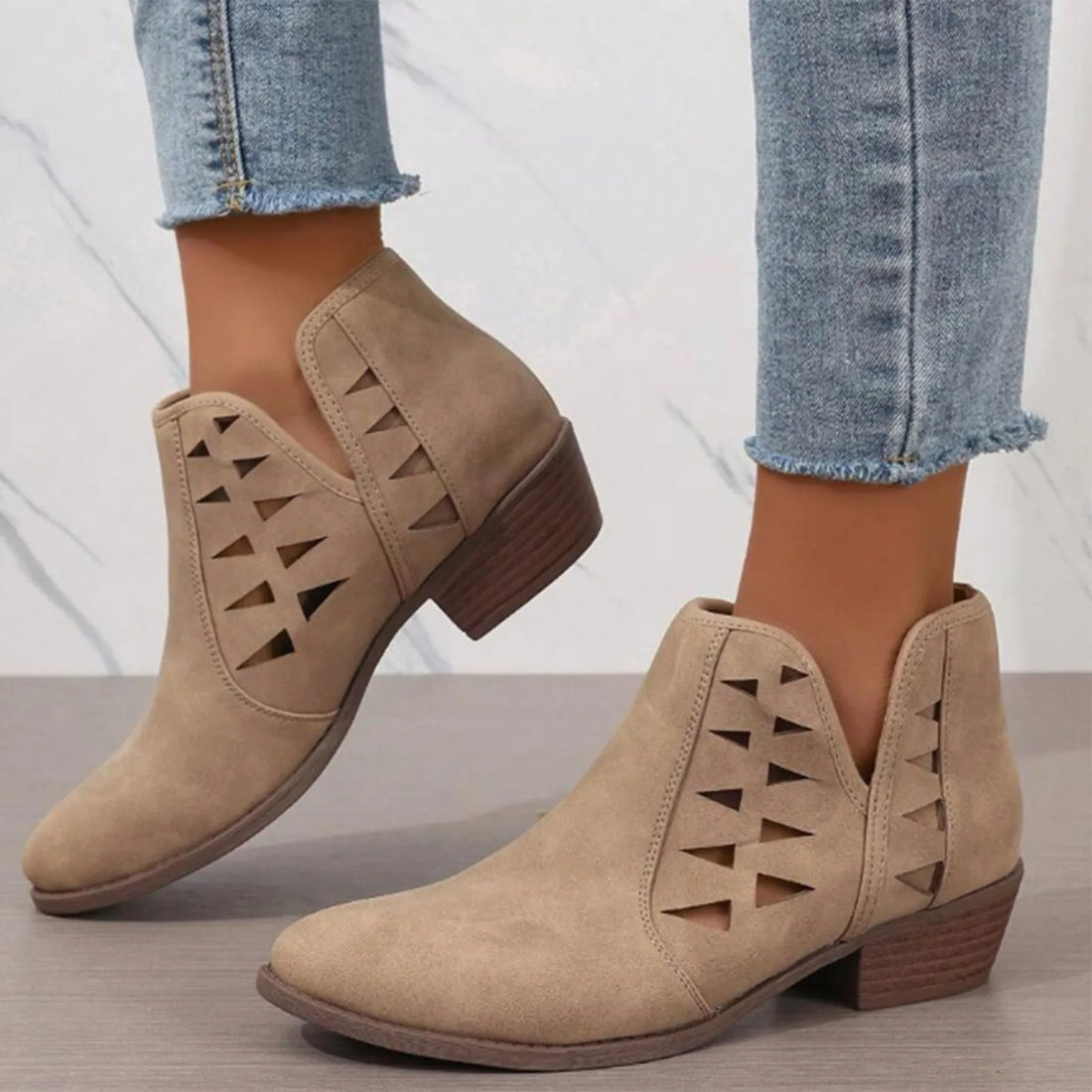 White Mesh Hollow Short Boots Breathable Pointed Toe Western Cowboy Boots Walking Ankle Boots Side Top Middle Tube Short Wear