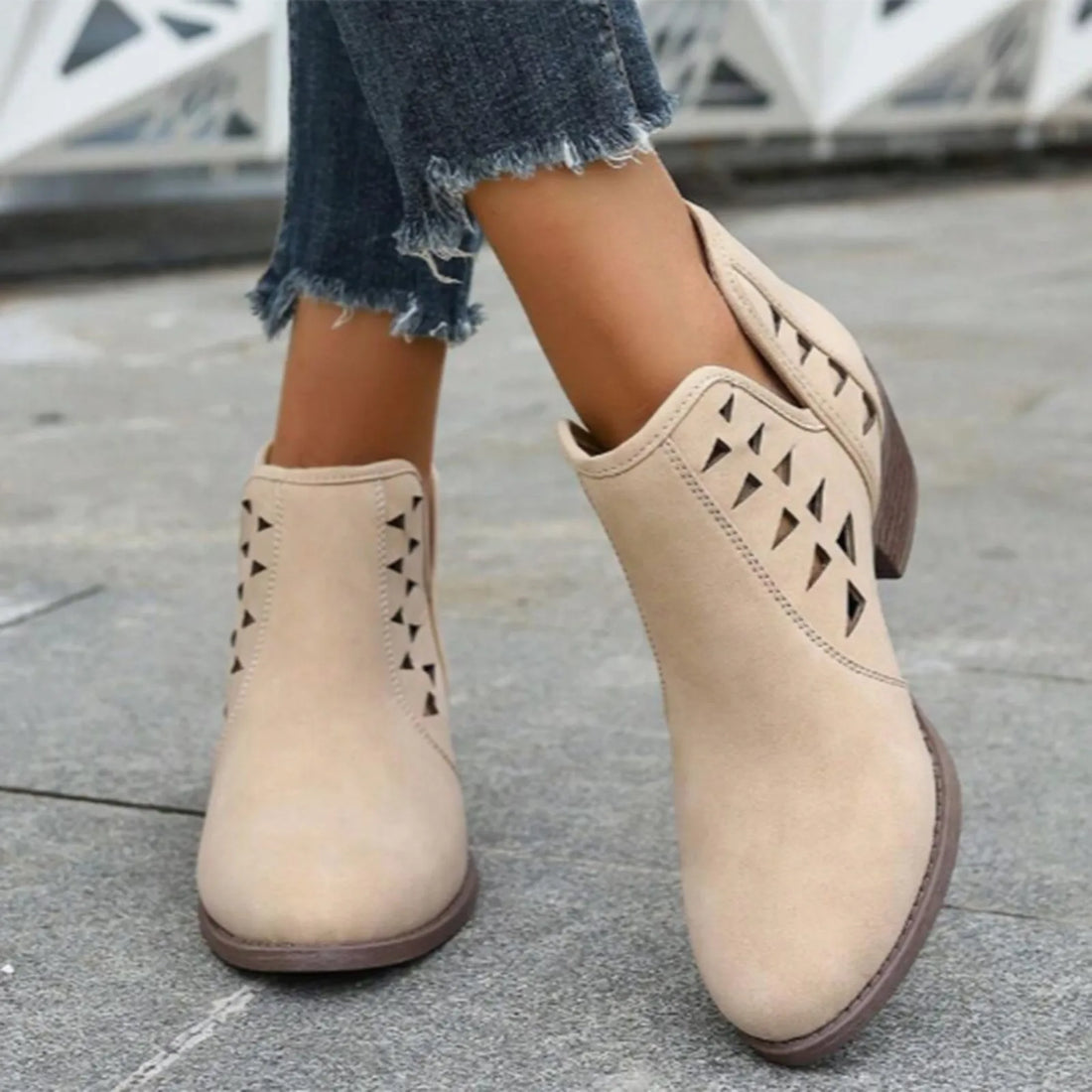 White Mesh Hollow Short Boots Breathable Pointed Toe Western Cowboy Boots Walking Ankle Boots Side Top Middle Tube Short Wear