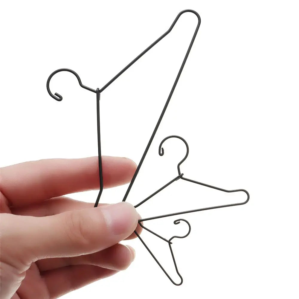 10Pcs Cute Mini Hangers Metal Doll Dress Clothes Stand for Organizer Doll Clothing Miniature Hangers Dollhouse Decorations