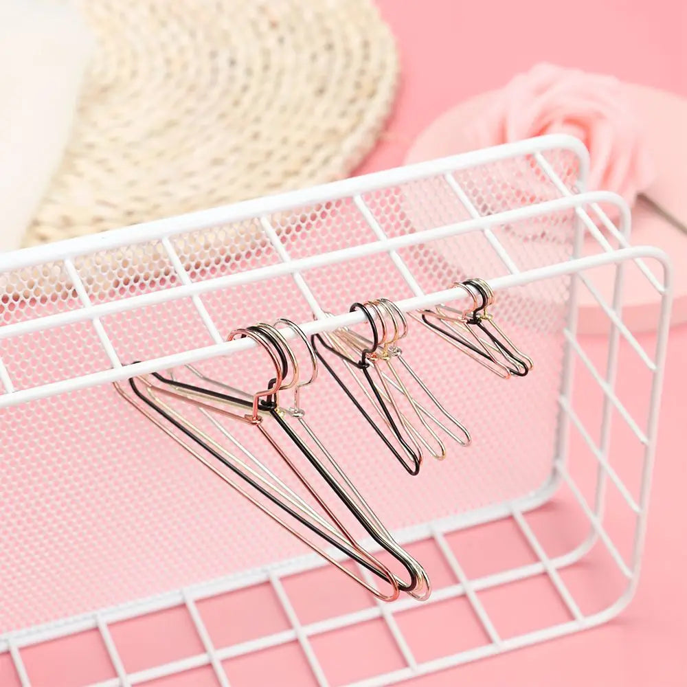 10Pcs Cute Mini Hangers Metal Doll Dress Clothes Stand for Organizer Doll Clothing Miniature Hangers Dollhouse Decorations