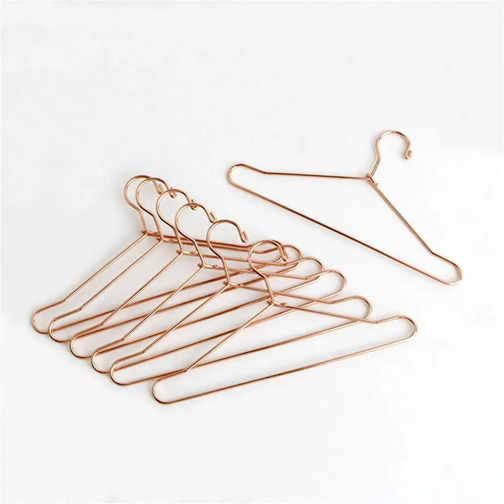 10Pcs Cute Mini Hangers Metal Doll Dress Clothes Stand for Organizer Doll Clothing Miniature Hangers Dollhouse Decorations